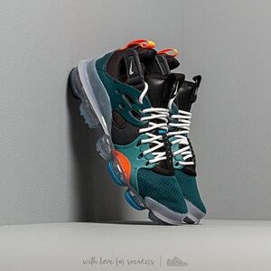 Nike Teal and Black Sneakers